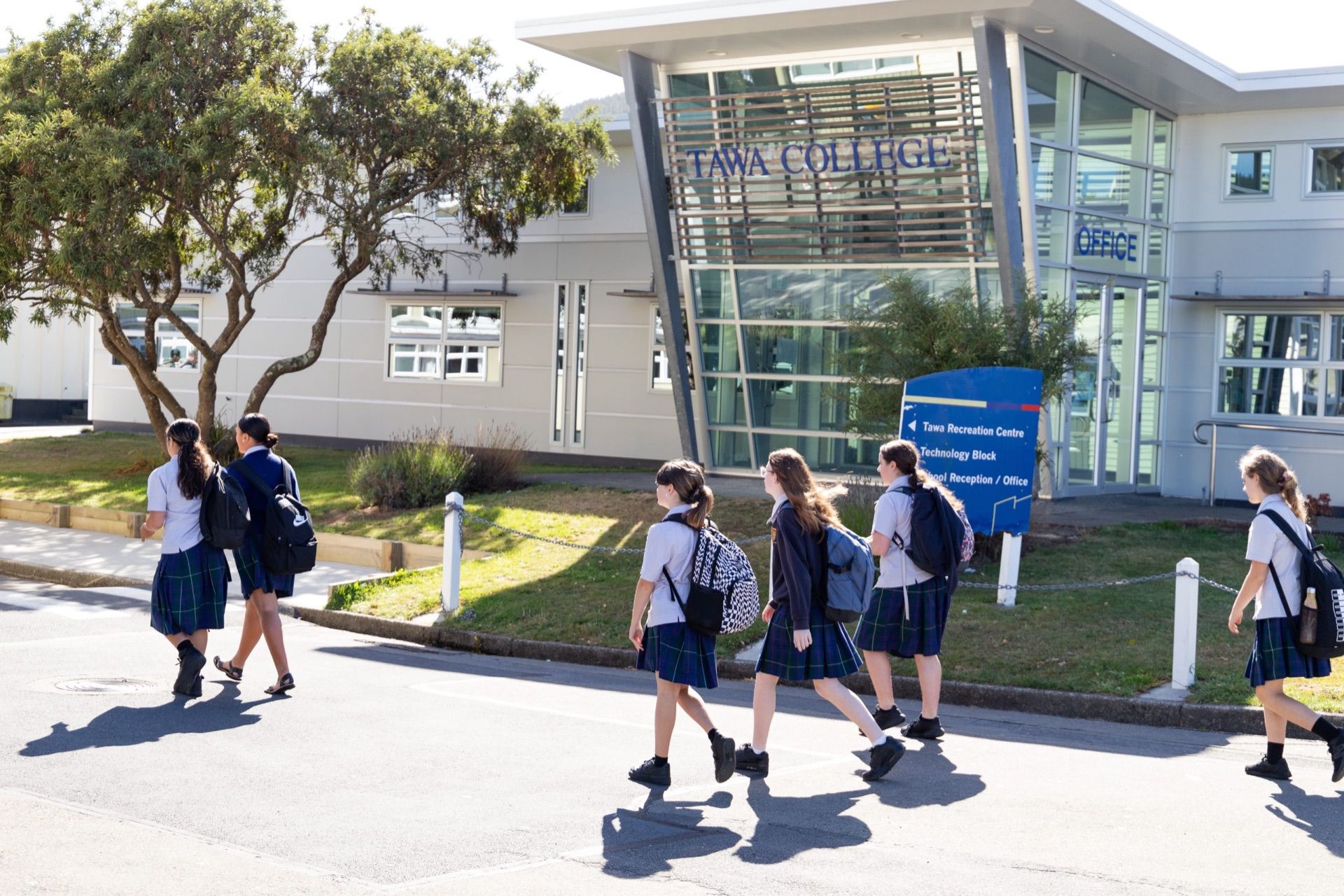 Tawa College
