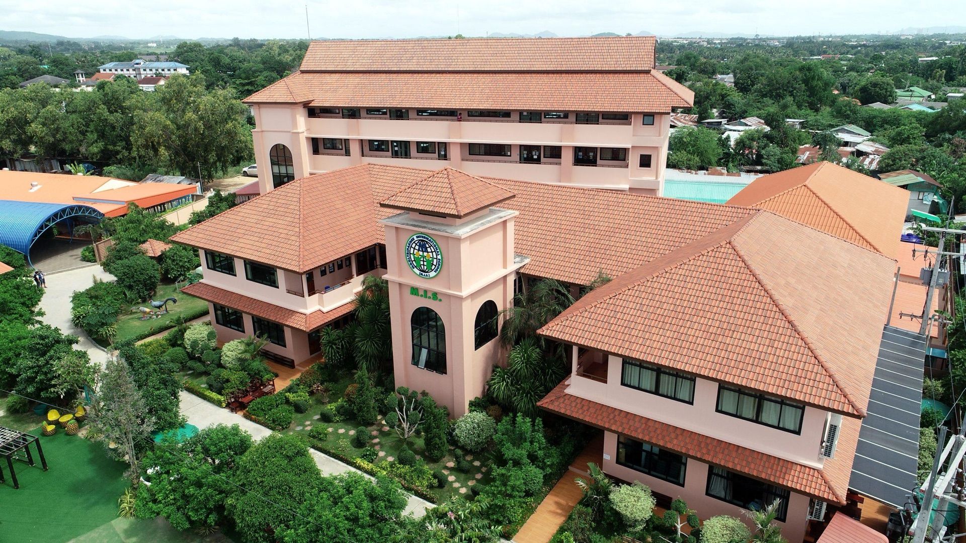 Mooltripakdee International School